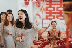 点击看大图 -爱伊人婚纱礼服美妆馆