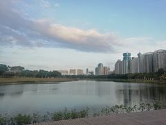 -万绿园
