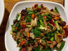 宣威小炒肉-老滇山寨•云南特色菜•地方菜•民族风情歌舞表演(金碧店)