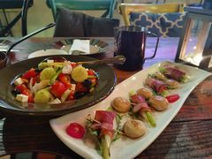凯撒色拉配自制凯撒酱-SISTERS BAR RESTAURANT川意酒馆(嘉善老市H楼店)