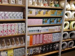 -名创优品(中原万达2F店)