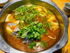 -野山舂·贵州现舂酸汤火锅(鸿通城店)