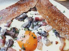 鸡蛋蘑菇熏肉荞麦可丽饼-RAC BAR(安福路店)