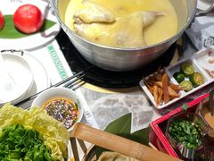 金牌花胶浓汤鸡煲-禄婶鸡煲·打边炉