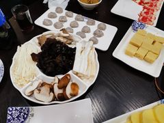 -楼外楼大刀肉传统火锅(西安大路店)