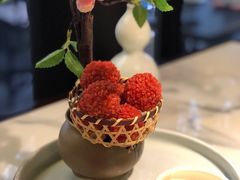 杨梅鳕鱼球-柳莺湖上·湖景餐厅·江南菜(西湖店)