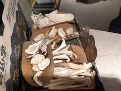 -芸山季·云南山珍菌火锅(人民广场来福士店)