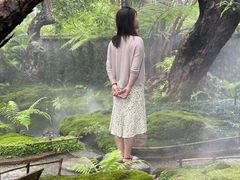 -Chom Cafe and Restaurant