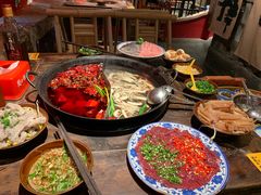 -周小明火锅(黑金冠社区店)