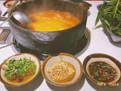 -贵府酸汤牛肉火锅·贵州老字号(飞山街店)