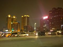 -六合夜市