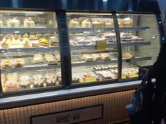 面包甜点陈列柜-蓝小轩蛋糕·面包(趣春店)