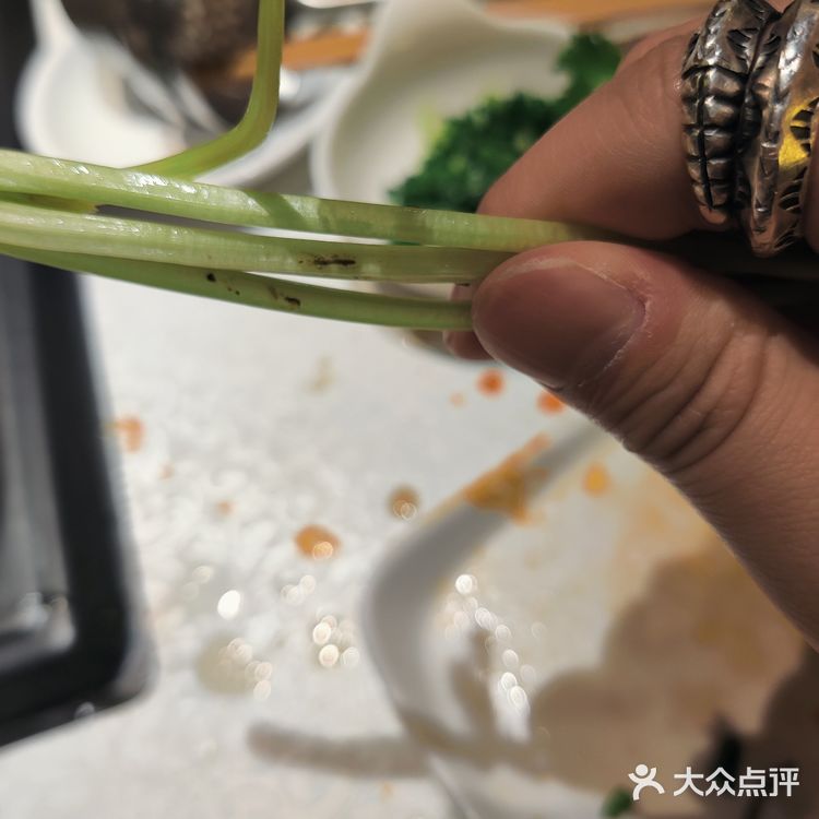 我觉得无论如何菜没洗干净是肯定不对的