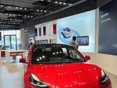 -TESLA 特斯拉(上海太古汇体验店)