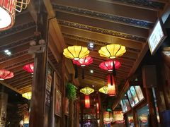 -野山舂·贵州现舂酸汤火锅(鸿通城店)