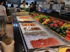 自助取餐区-盛江山自助料理(太原街万达店)