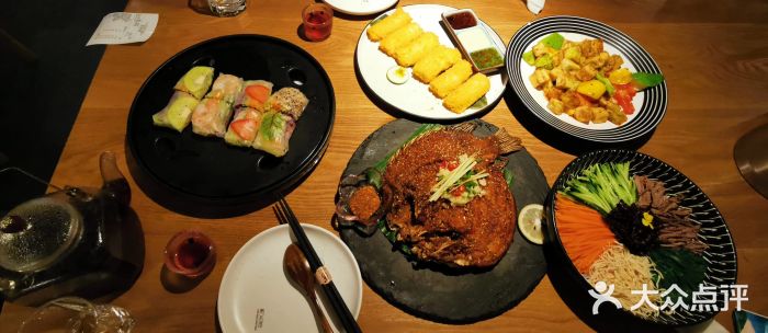 云水瑶意境云南菜餐厅(大悦城店)香茅草烤罗非鱼图片