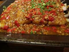 -阿瓦山寨·湘菜现炒·剁椒鱼头王(咸阳总店)