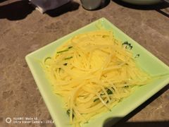 香菜梗炝土豆丝-绿茶餐厅(崇文门新世界店)