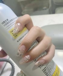 -蜜桃美甲美睫化妆