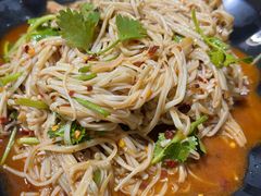 -果松木炭酸菜铜火锅·外婆参鸡汤