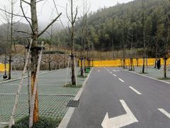 -梅岭月亮湾山体公园