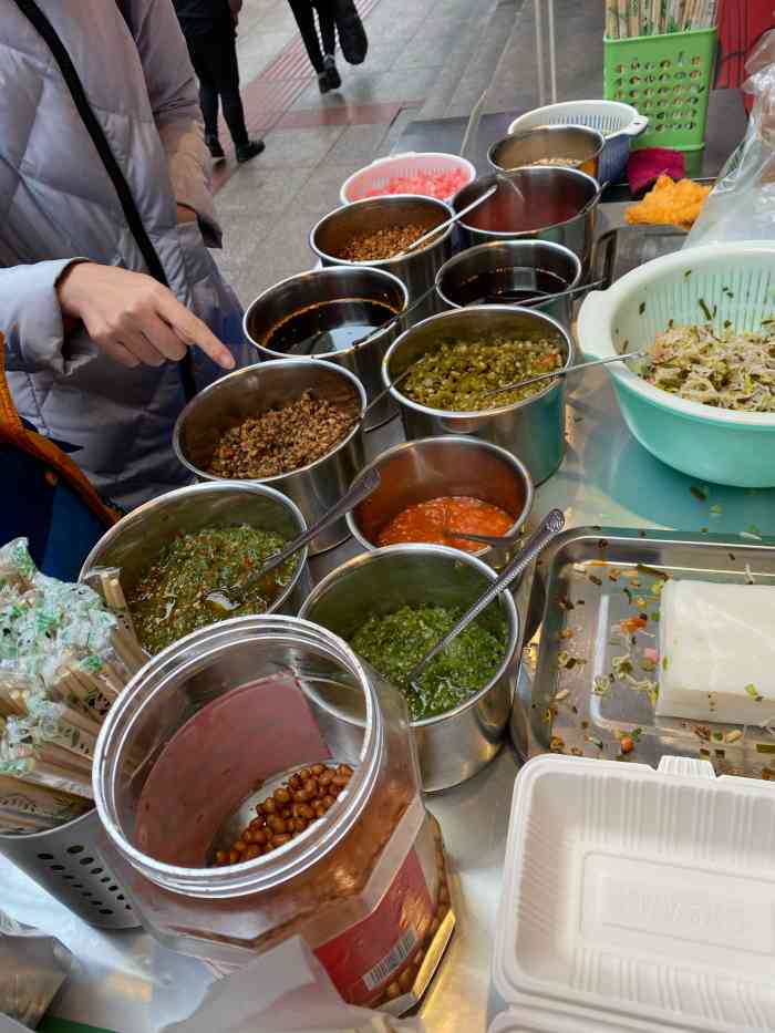 正宗安顺裹卷-"贵阳出差,晚上去市中心溜达,本来想找一家.