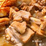 翅叔港式酒家豪华盆菜：丰富食材，美味无穷