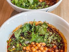 -李与白包子铺(桐梓林店)