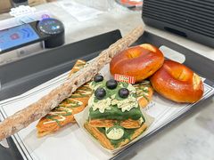 -HOT CRUSH趁热集合·现烤面包(上海环球港店)