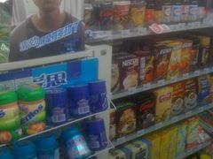 -全家便利店(愚园店)