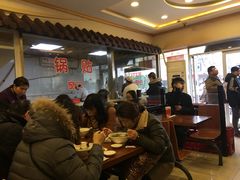 等位区-小姜锅贴(凤凰街店)