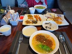 -三亚湾海居铂尔曼度假酒店