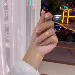 -吉吉靓甲美睫