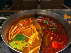 招牌非遗酸菜锅底-滇牛云南火锅(桂林路店)