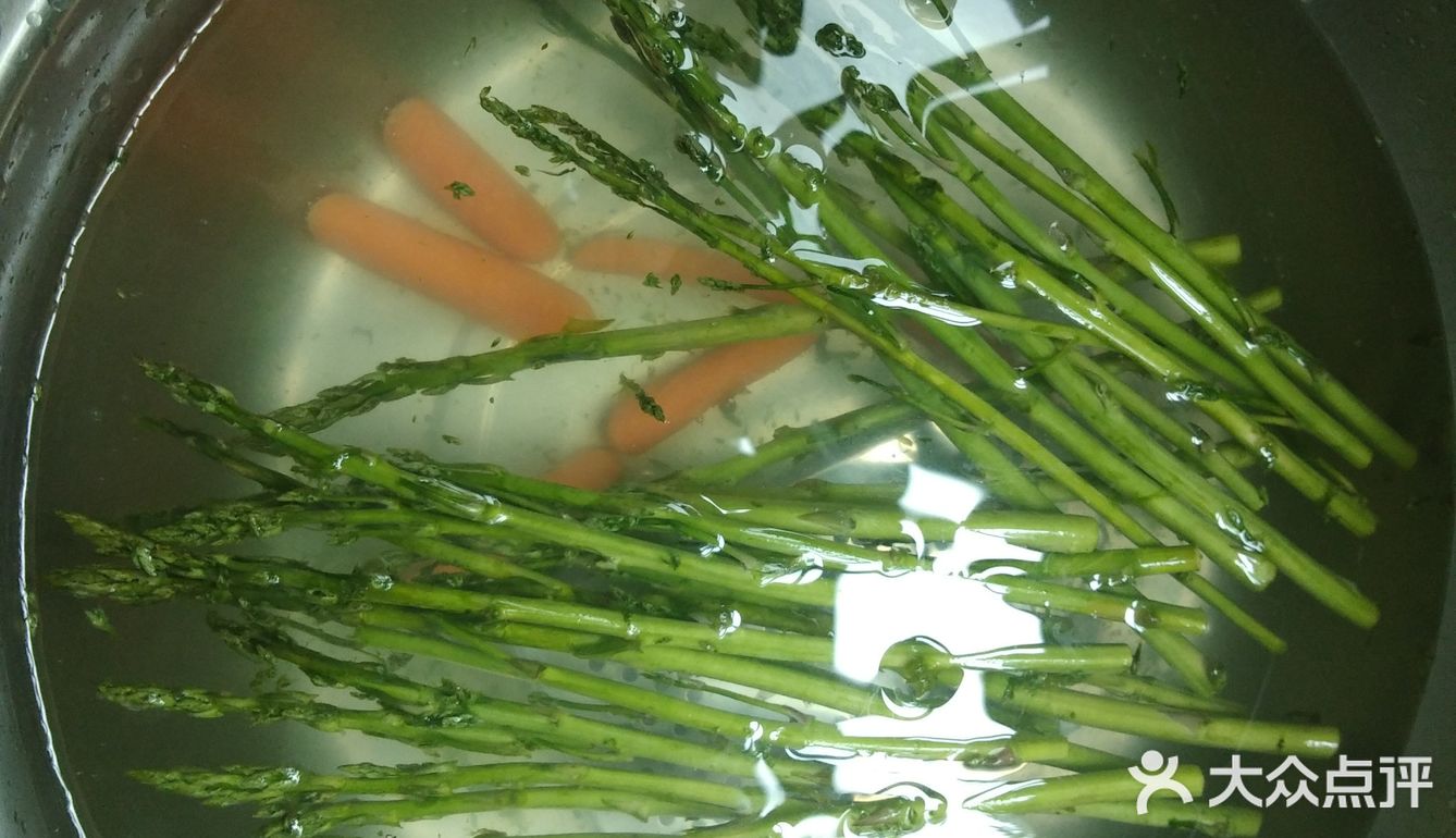 自制叉烧炒芦笋香菇胡萝卜