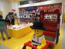 -乐高品牌旗舰店(人民广场店)