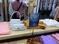 -URBAN REVIVO(济南世茂广场店)