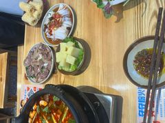 -黔二妞地摊火锅(龙华清湖店)