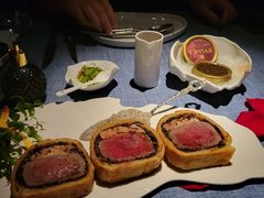 惠灵顿牛排-弦月窗LUNETTE BY AMANDA(复兴路店)