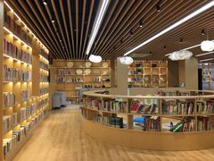 -漕河泾街道图书馆(漕河泾社区文化活动中心店)