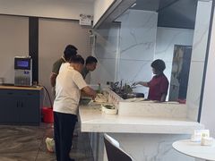 -华海酒店(茂名高铁站店)