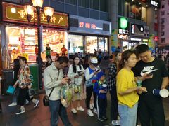 等位区-八一好吃街·高品美食广场