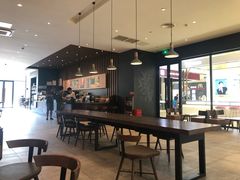 大堂-星巴克(武汉江夏中百广场店)