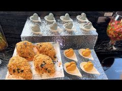 -三亚湾海居铂尔曼度假酒店