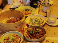 胡桃里烤鸡-繁花里音乐餐厅(新天地店)