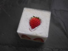 -半勺舒舒生日蛋糕店