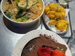 -W COLLECTIVE  DESSERT SHOP