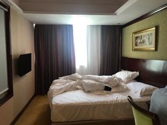 -维也纳酒店(罗湖口岸国贸东门店)