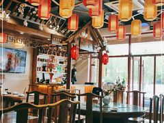 大堂-东来菜馆•手抓海鲜家常菜•海鲜锅贴(鸽子窝店)